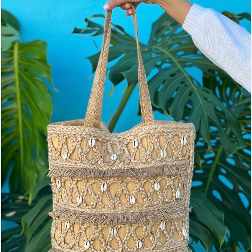 ISLA Jute Seashell Tote NWT Resort Beach